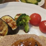 キッチン ブルー グローブ - 備え付け野菜のアップ