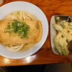 自家製さぬきうどんと肉 新橋甚三 - 黒糖きつねうどん+日替わり野菜天