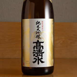 Alcoholic beverages from all over eastern Japan, including local sake and local sours that are only known to those in the know.