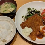 社 - カニクリームコロッケ定食　650円　アジフライ　150円