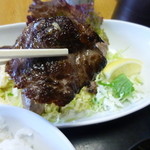 寿司吉 - おろしポン酢で頂きます！上質の柔らかい牛肉を食べてるよう♪