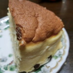 焼きたてチーズケーキ りくろーおじさんの店 - チーズケーキ(断面)