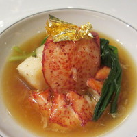 展望レストラン LAPUTA - 活オマールエビと山口産ヒラメの軽いブイヨン煮