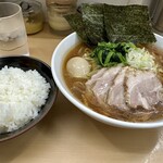 横浜ラーメン 町田家 - 