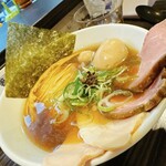 志奈そば 田なか - 特製煮干トリュフそば(鶏チャーシュー2、豚肩ロースチャーシュー2、味玉、うずら、海苔)