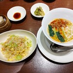 231666490 - チャーハンと担々麺のセットを頼みました。美味しかったです。