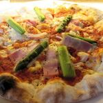 CONA - アスパラベーコンピザ