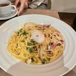 タパス＆タパス - 半熟卵とガーリックのピリ辛カルボナーラ！！