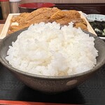 Uosai Hazama - ご飯おかわり。100円