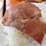 うるま食堂 - 豚肉　オンザライス！