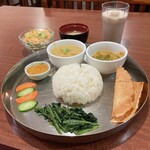 さくらナンカレーハウス - 料理写真:ネパールタリセット