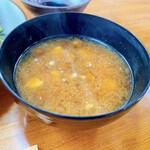 とん美 - なめこの味噌汁。いいですね〜