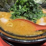 ラーメン 環2家 - しっかりした豚骨感にキリっとしたカエシ。ほどよいバランスです