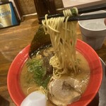 あごだしらーめん 寛 - 麺にスープが良く絡む…