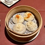 JOE'S SHANGHAI New York - 豚と蟹2個ずつ