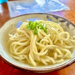 丸吉食堂 - そのまんま宮古そば　具なしと見せかけて下に肉とかまぼこが眠っています。