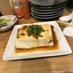 Taishuu Sakaba Motsuyaki To Nikusashi Buta Yokochou - 辛み豆腐