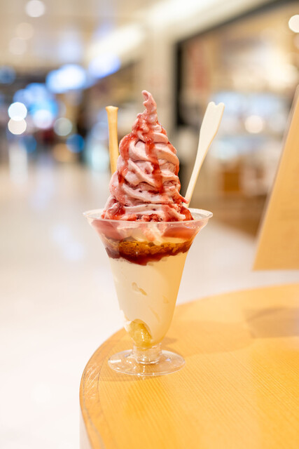 Milk & Parfait Yotsuba White Koji Shinchitosekuko Ten - New