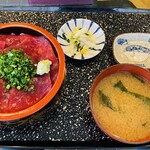 京平寿司 - 「まぐろづけ丼」1,200円税込み♫