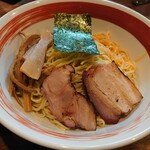麺屋 悠 - 麺丼には2種炙りチャーシュー、メンマ、海苔が入った♪
