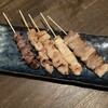 kushiyakisanjuugodanyananashigure - 串焼(豚串＋ささみ＋鶏串＋せせり＋砂肝