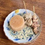 二代目清美食堂 - おでん牛スジ200円、大根120円、鯵つみれ120円