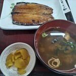 四日市ヒモノ食堂 - 漬物と味噌汁