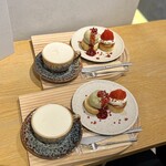 アンドテイ - 『日本茶ミルクティー(HOT)』
      茶葉：有機玄米茶
      プラントミルク：ソイミルク
      甘さ：ストレート
      『サンドしないスコーンサンド  ピスタチオアイスといちごとカスタード』