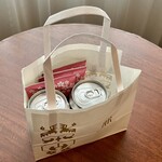 Riga Roiyaru Hoteru Kokura - ホテルにいただいたビール2本と入浴剤