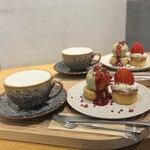 アンドテイ - 『日本茶ミルクティー(HOT)』
      茶葉：有機玄米茶
      プラントミルク：ソイミルク
      甘さ：ストレート
      『サンドしないスコーンサンド  ピスタチオアイスといちごとカスタード』