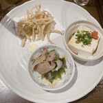 J太郎 - お料理三品（ごぼう天、鰤マリネ、冷奴）