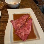 渋谷焼肉 KINTAN - 黒毛和牛さぶとんの焼きすき焼き