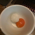 渋谷焼肉 KINTAN - ご飯と卵黄