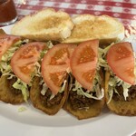 ジョージレストラン - タコス　付いてくるパンはしっかりとした味の何かが塗ってあります！美味しい