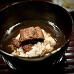 多仁本 - 最後は、鰻の山椒茶漬け。
      鰻と、ピリリと相性のいい山椒。
      サラサラとごちそうさま！