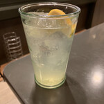 志村 徳寿園 - 究極の生レモンサワー（680円）