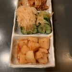 志村 徳寿園 - キムチ盛合せ（大根、白菜、きゅうり）