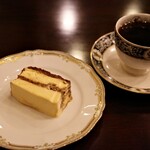 ホシヤマ珈琲店 - ホシヤマチーズケーキセット