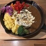 カレー キッチン オニオン - 焦がしチーズとビーフカレー大辛1350