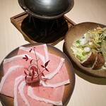 Izai - 大山豚しゃぶしゃぶや各種鍋も人気です。