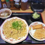 Taishuu Chuuka Sakaba Hiyoko Hanten - 五目焼飯の全貌