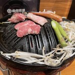 Jingisukan Juttetsu - 鍋の洗浄がイマイチなのかな？肉が焦げてないのになぜか炭だらけになる。