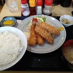 万福 - エビ・いかフライ定食 900円 大盛無料