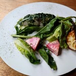 RAVI - 葉ごとオーブンでグリル
      バーナーで炙られているであろう蕪の香ばしさ