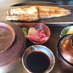 山中川魚料理 - 鰻白焼き（￥３５２０）、御飯セット（御飯、肝吸い、御新香￥３３０）
