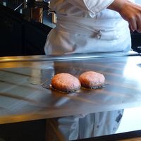 鹿児島華蓮 銀座店 - 目の前で焼いてくれます