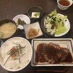 居食家　まるみ - ステーキ定食800円