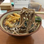 山谷食堂 - 黒くて角が立ったそば