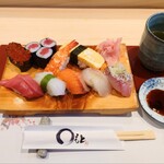 Sushi Marumoto - 本格的な握り10貫に茶碗蒸しと汁椀が付いて1,980円はお値打ち価格だと思いました❗