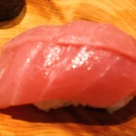 Sushi Marumoto - サービスランチとは思えない高級なネタばかりで、特に脂がのったマグロは絶品でした。